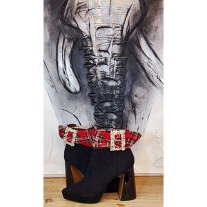 Black heeled boots